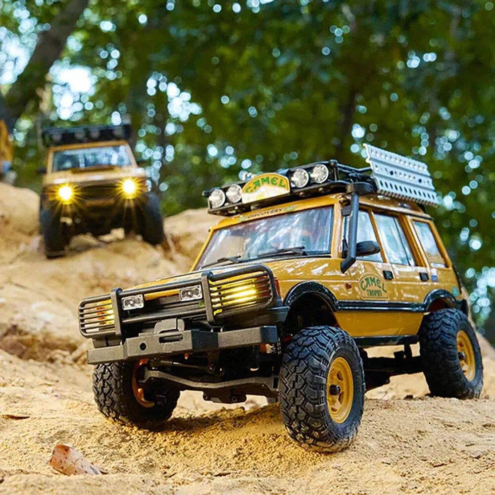 FMS FCX24M 1/24 Escala RC Car 4WD 2.4g autorizado pela Range Rover Camel Trophy Edition Rock Crawler Off-road Veículos de caminhão de escalada Luzes LED